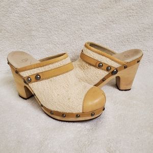 UGG Jolene ivory/tan wooden clogs block heels slip on mules size 7